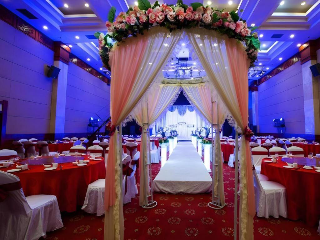Feicheng Blossom Hotel Dış mekan fotoğraf